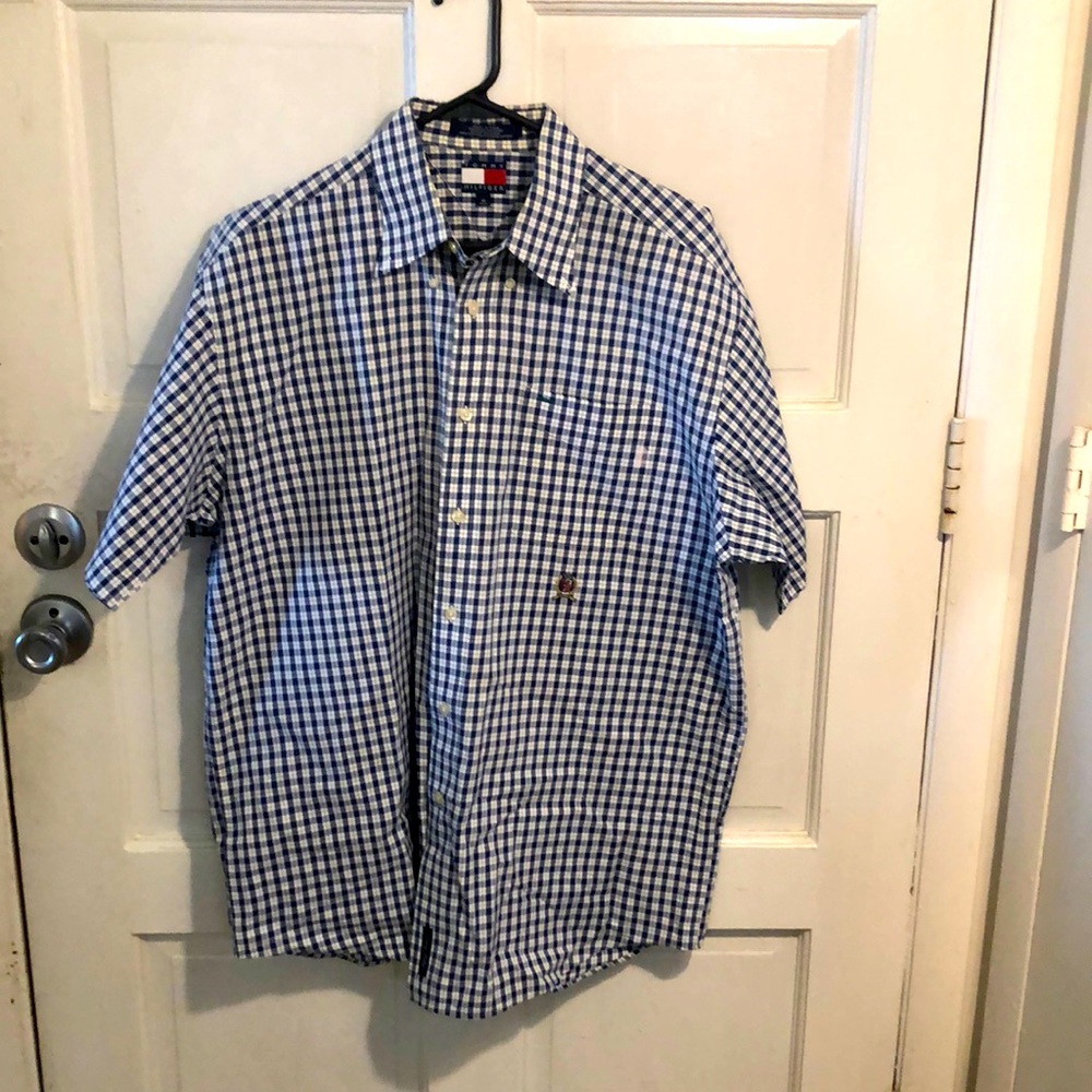 🎉Host Pick🎉Tommy Hilfiger button up